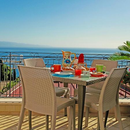 Апартаменти Casa Cloe Таорміна Екстер'єр фото